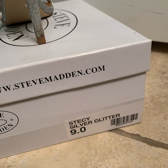 STEVE MADDEN Stecy Silver Glitter Heels! - Picture 2 of 5